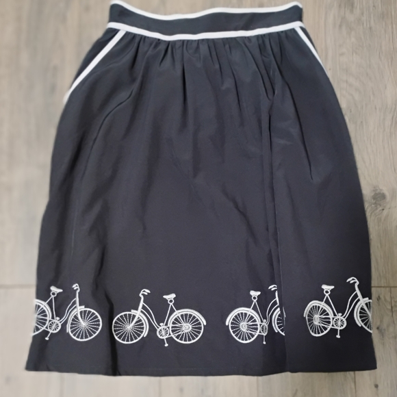 Anthropologie Comme Toi Embroidered Bicycle Skirt Medium - Picture 9 of 13